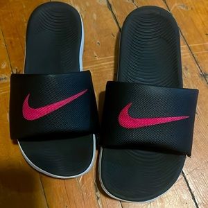 Nike slides 8.5